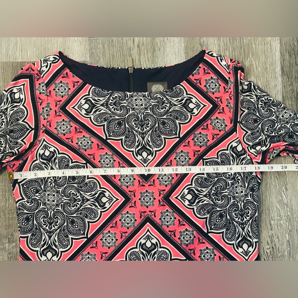 VINCE CAMUTO Pink and Navy Mandala Dress Size 12 Excellent Condition - Picture 12 of 12
